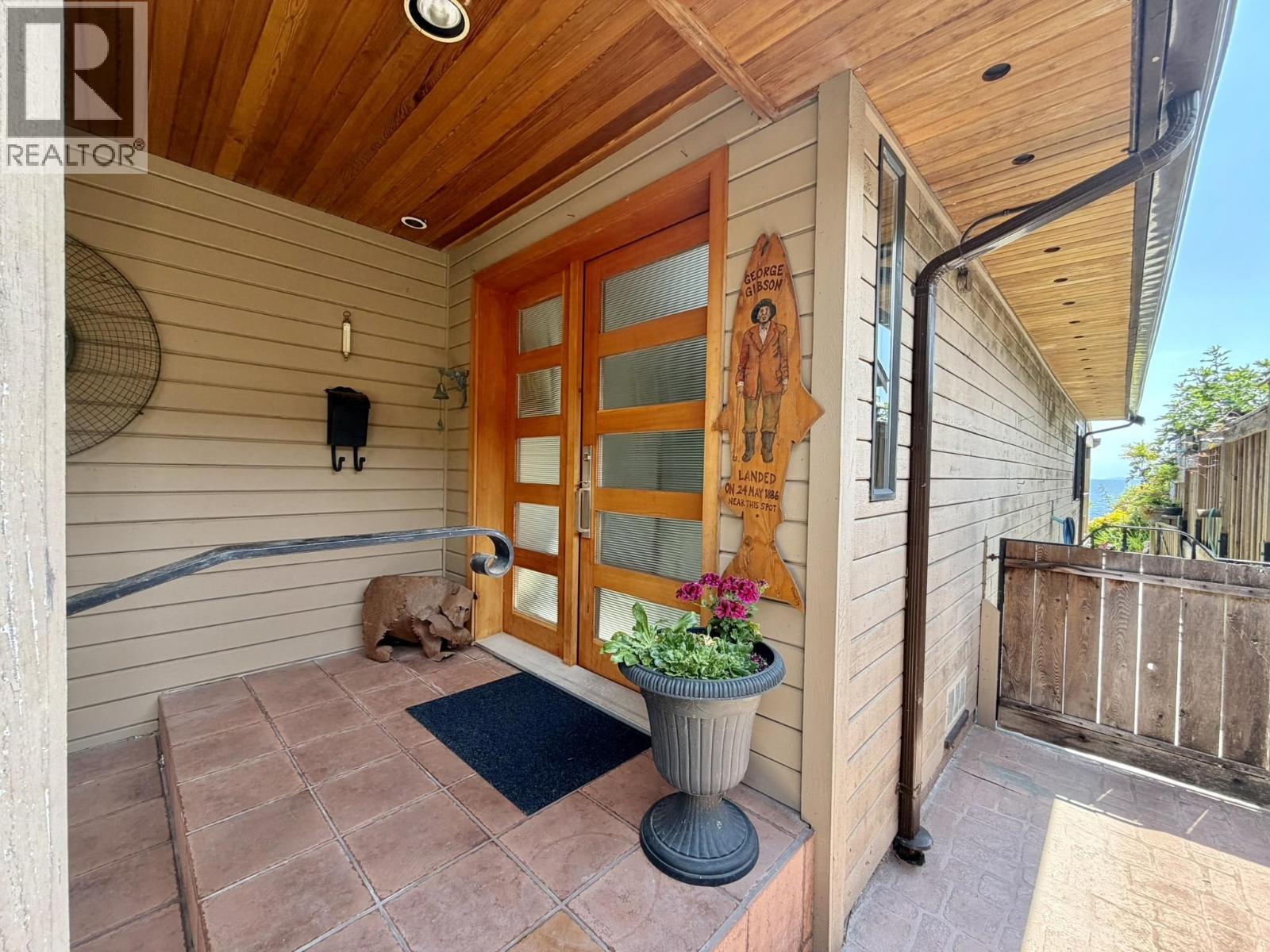 735 FRANKLIN ROAD, Gibsons