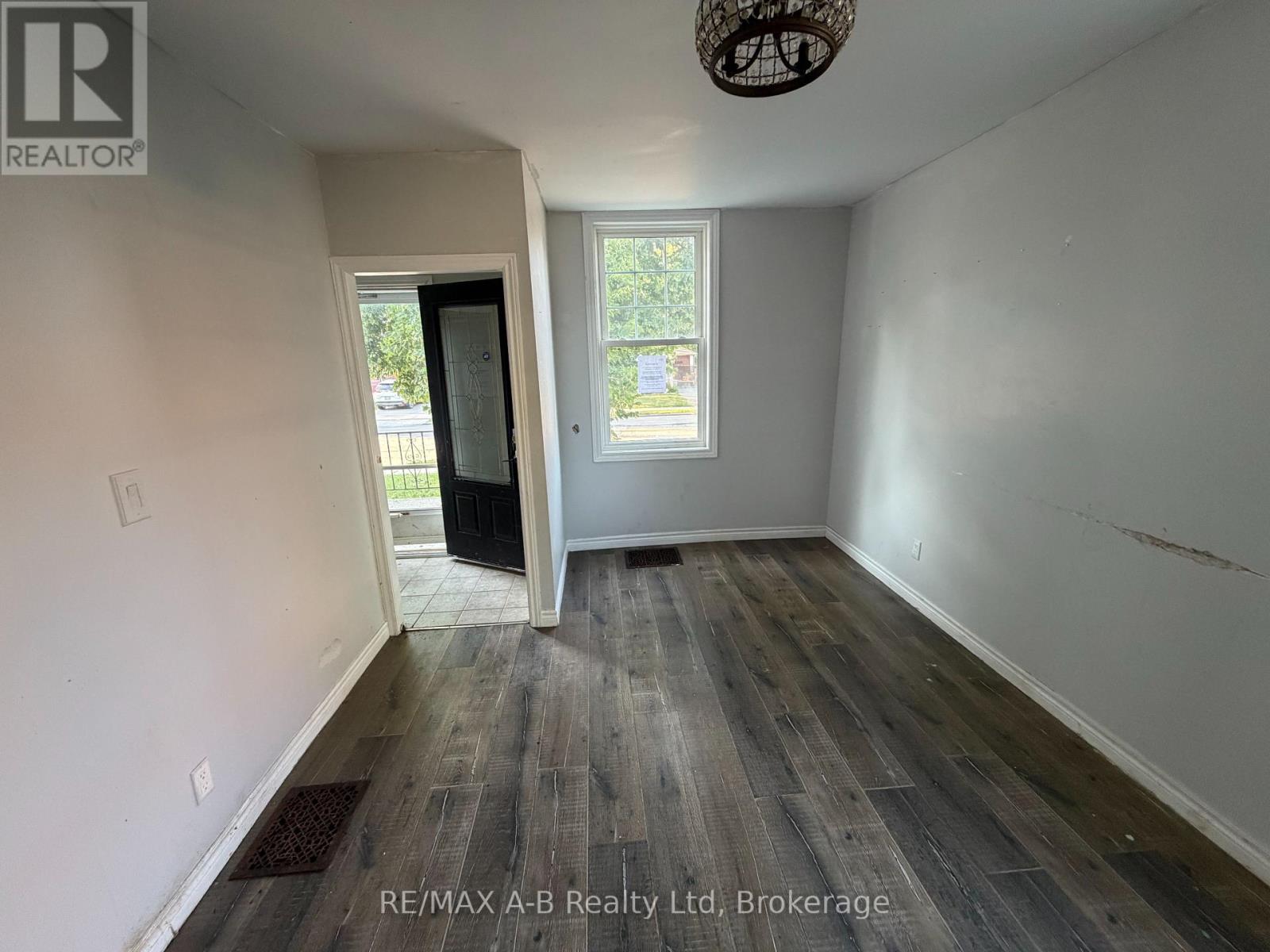 103 NORFOLK STREET - 11