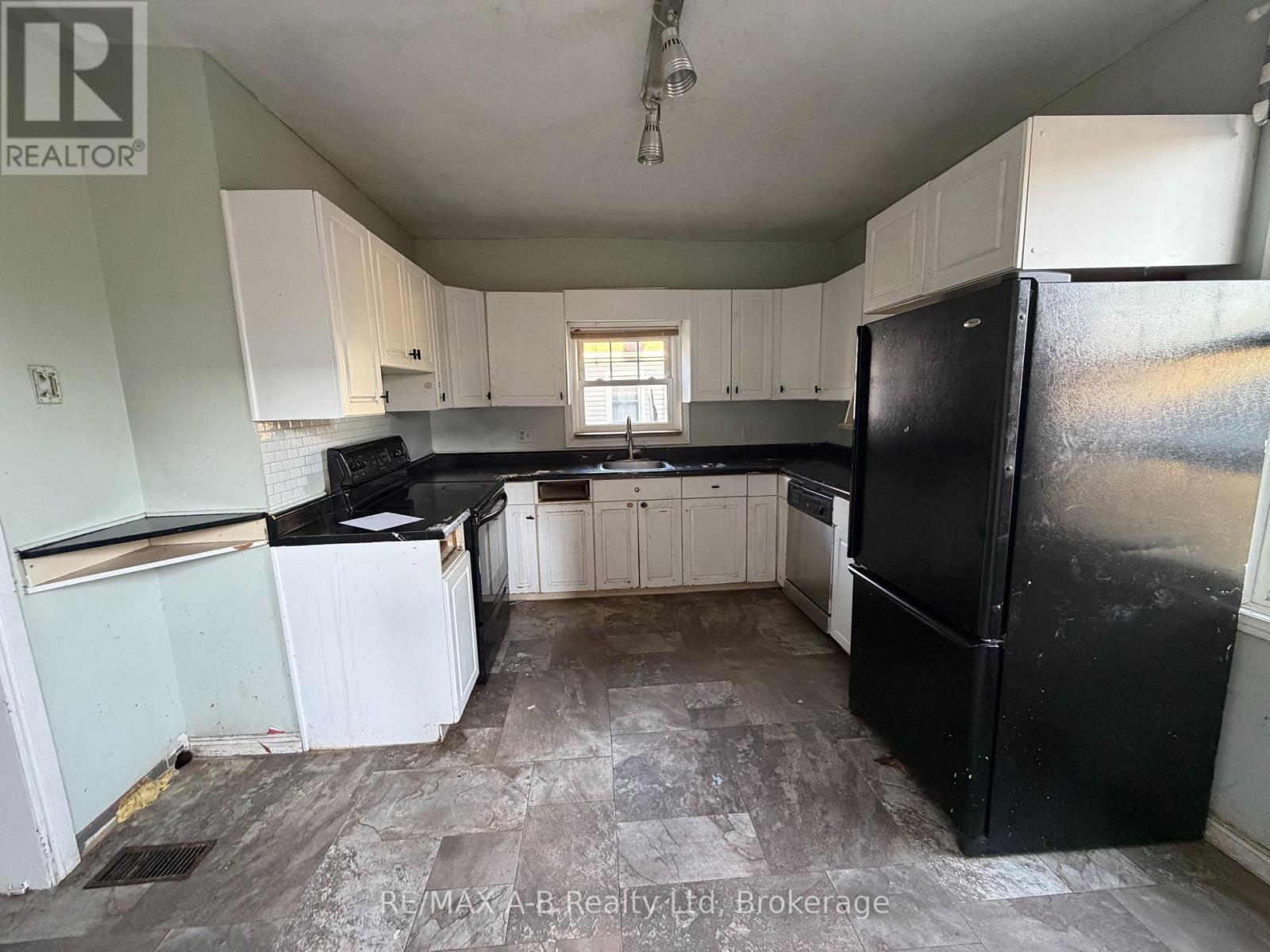 103 NORFOLK STREET - 12