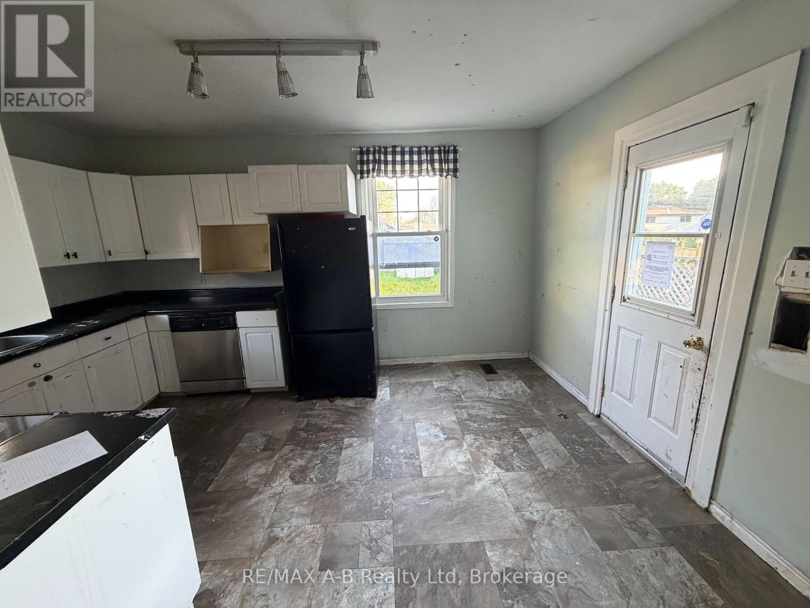 103 NORFOLK STREET - 13