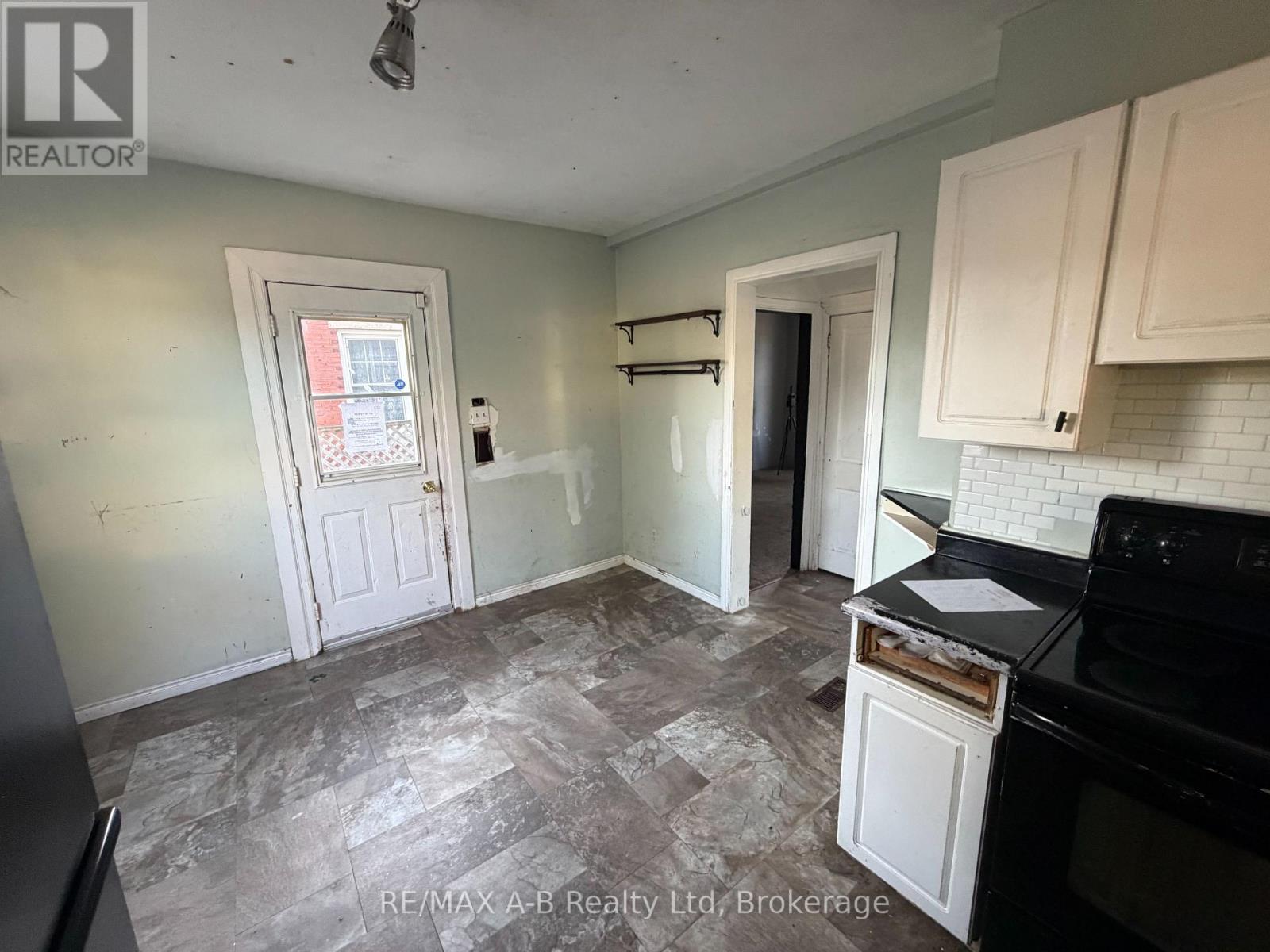 103 NORFOLK STREET - 14
