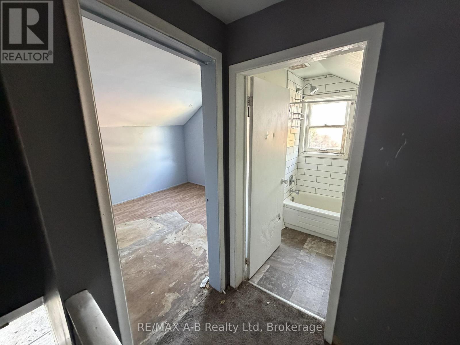 103 NORFOLK STREET - 19