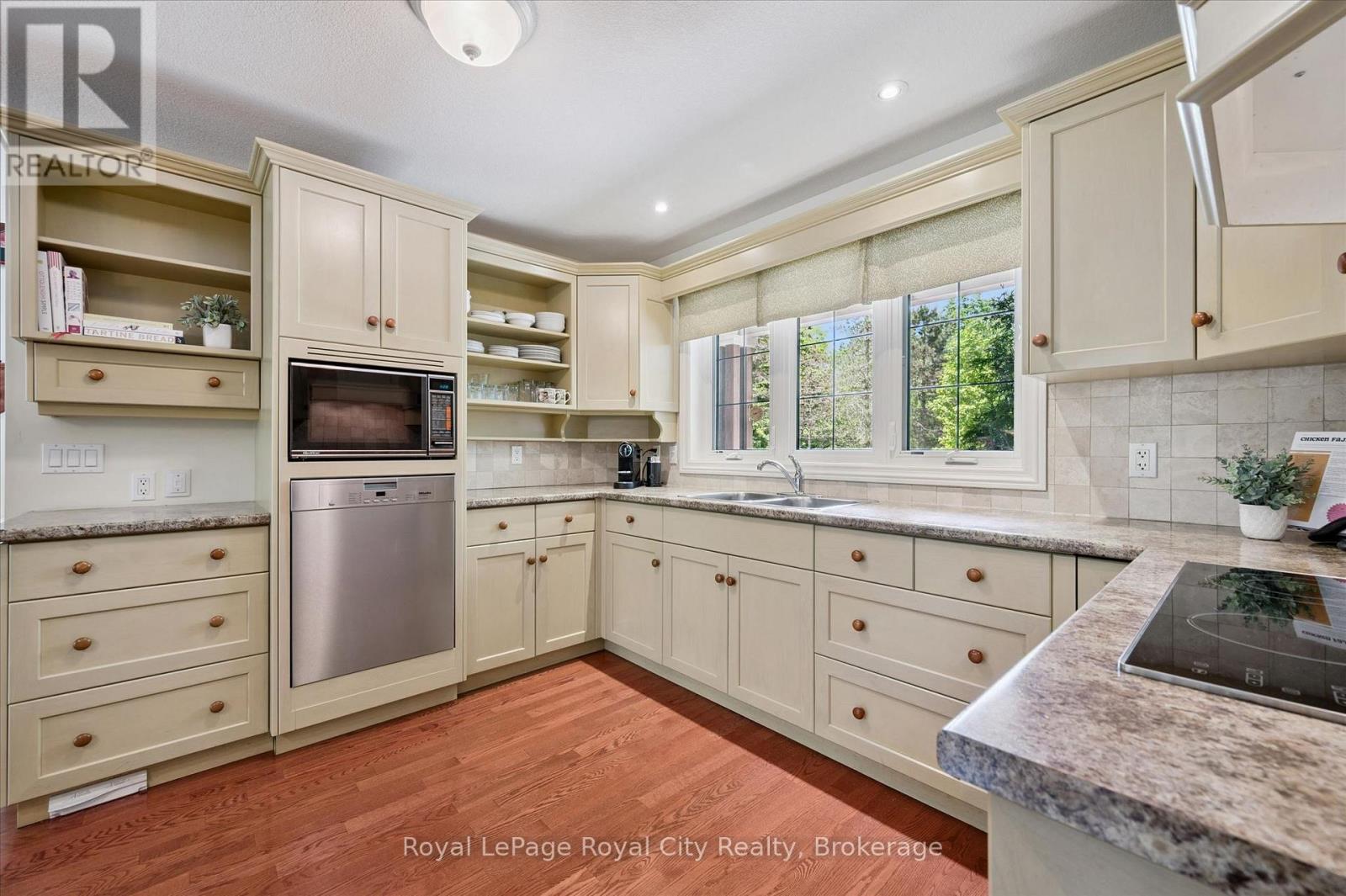 135 HUME ROAD - 16