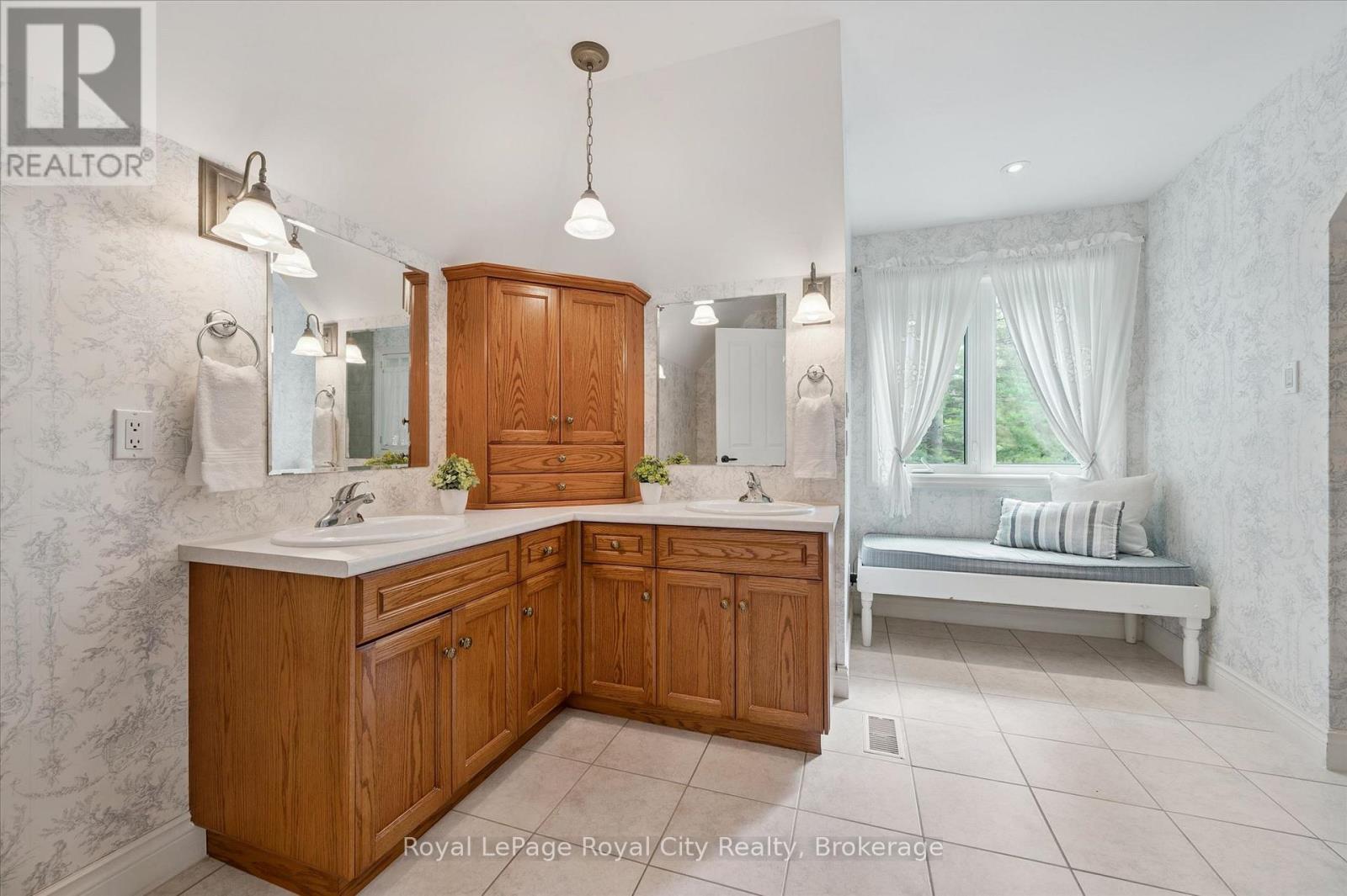 135 HUME ROAD - 30