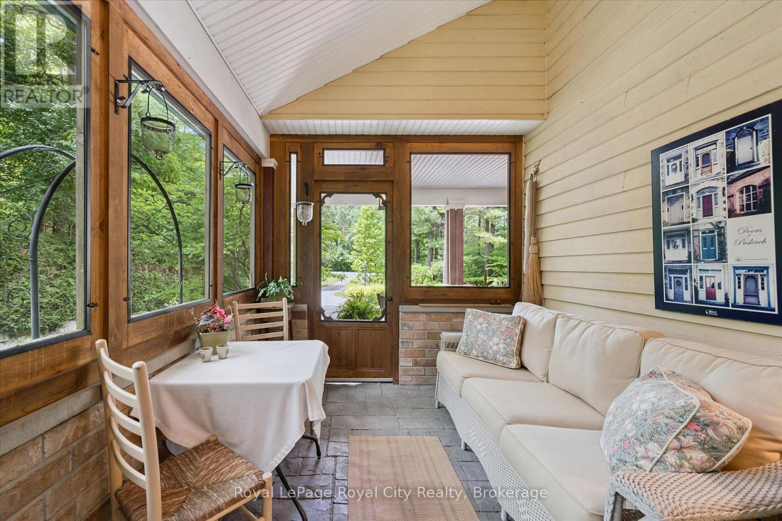 135 HUME ROAD - 40