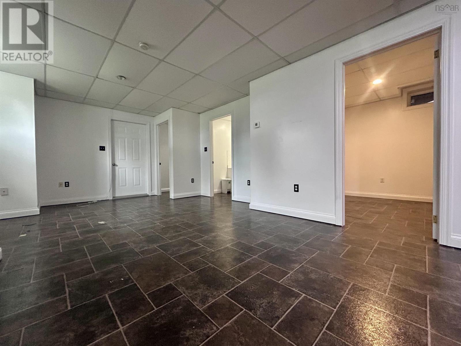 102 North Foord Street - 33