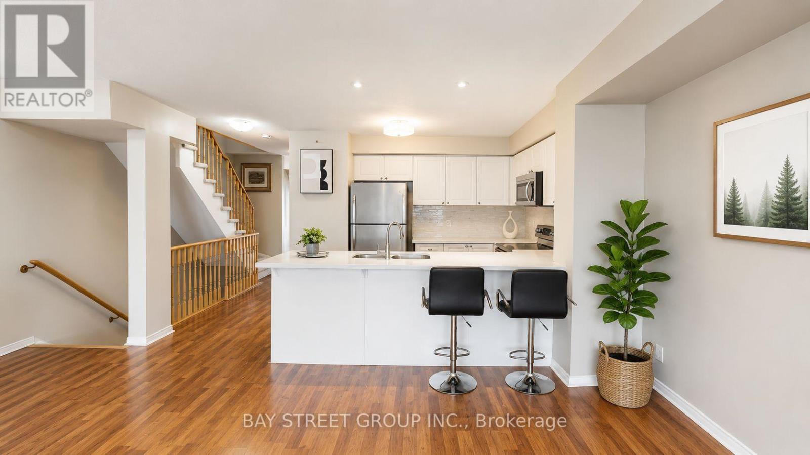 #13 3975 EGLINTON AVENUE W - 8