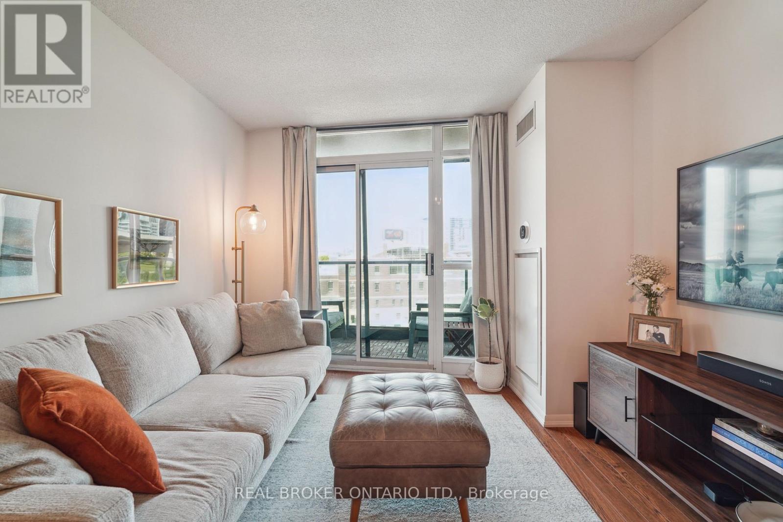 #615 231 FORT YORK BOULEVARD - 1