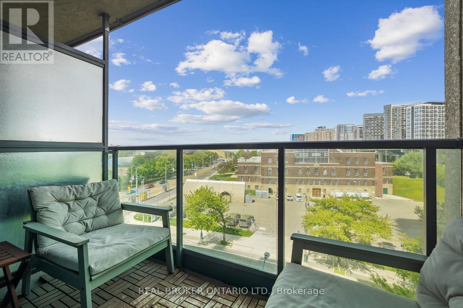 #615 231 FORT YORK BOULEVARD - 13