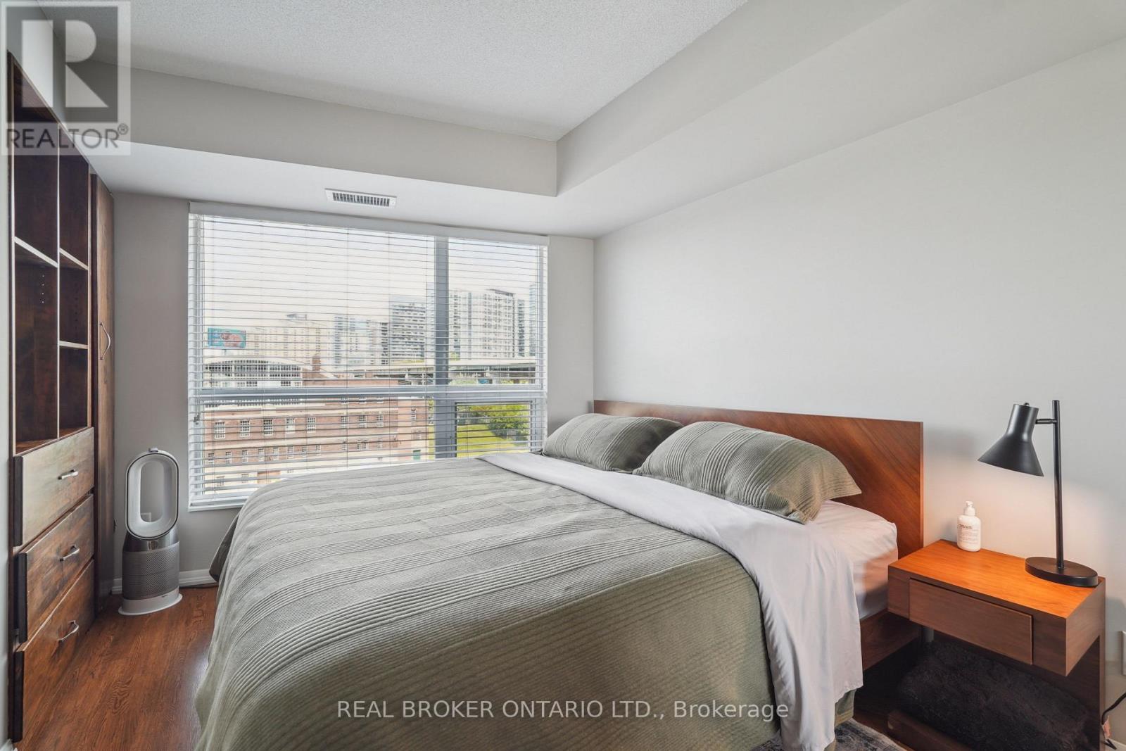 #615 231 FORT YORK BOULEVARD - 16
