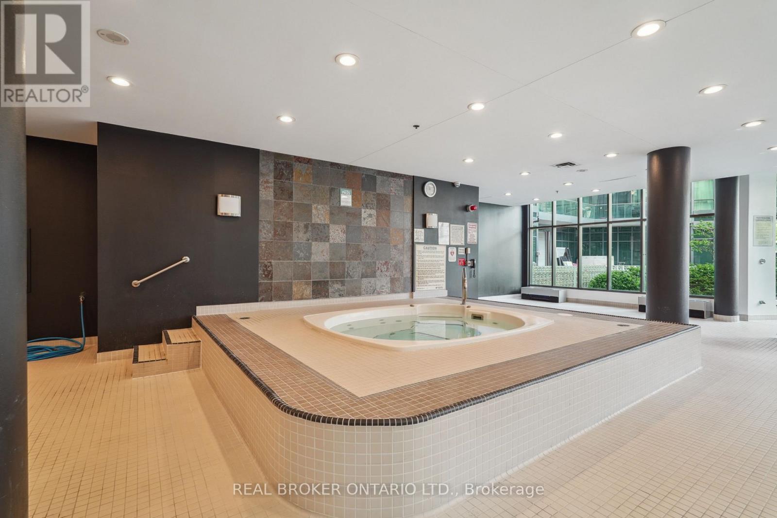 #615 231 FORT YORK BOULEVARD - 23
