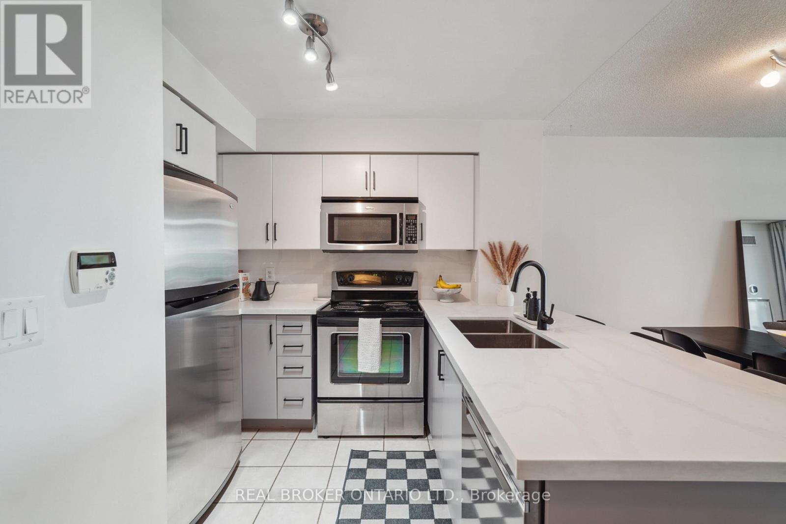 #615 231 FORT YORK BOULEVARD - 6
