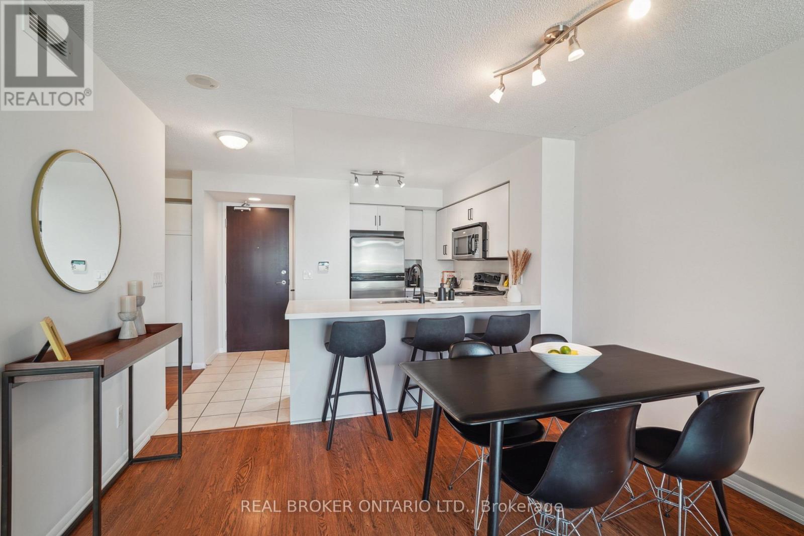 #615 231 FORT YORK BOULEVARD - 9