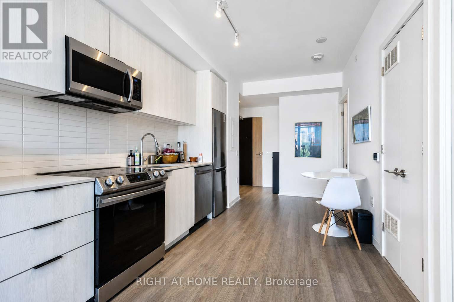 #914 50 POWER STREET - Image 12