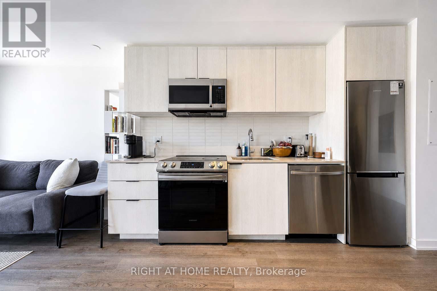 #914 50 POWER STREET - Image 14