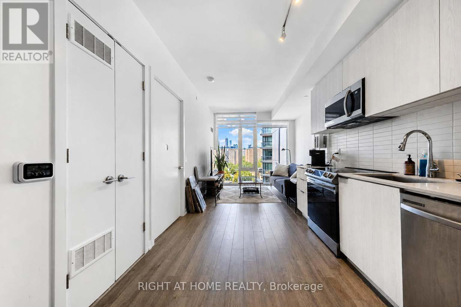 #914 50 POWER STREET - Image 6
