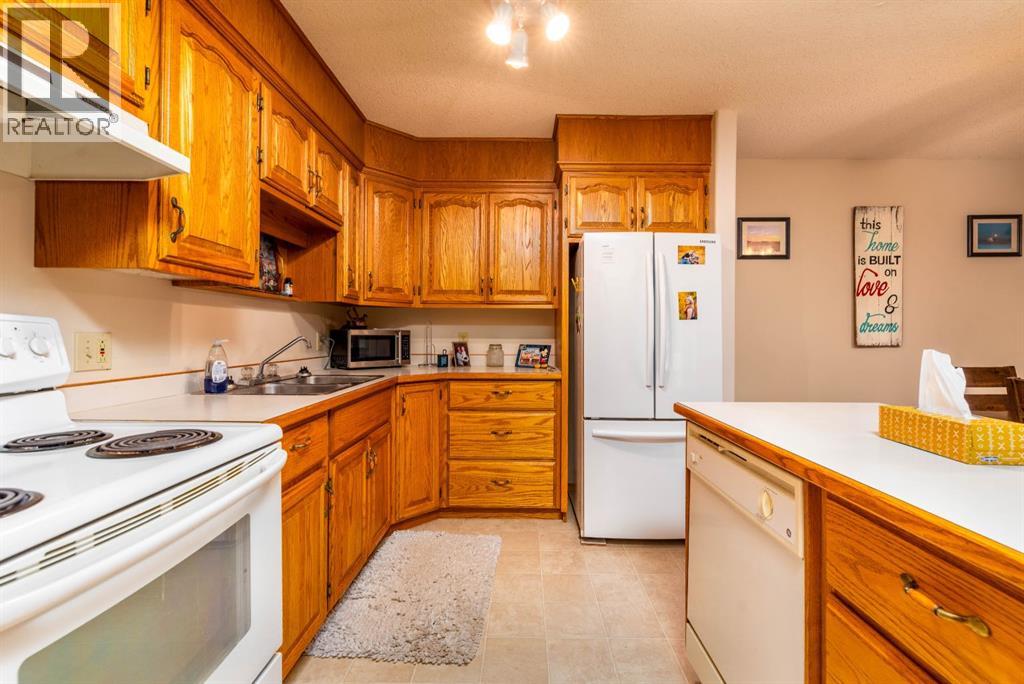 #4802 46 Street - 5