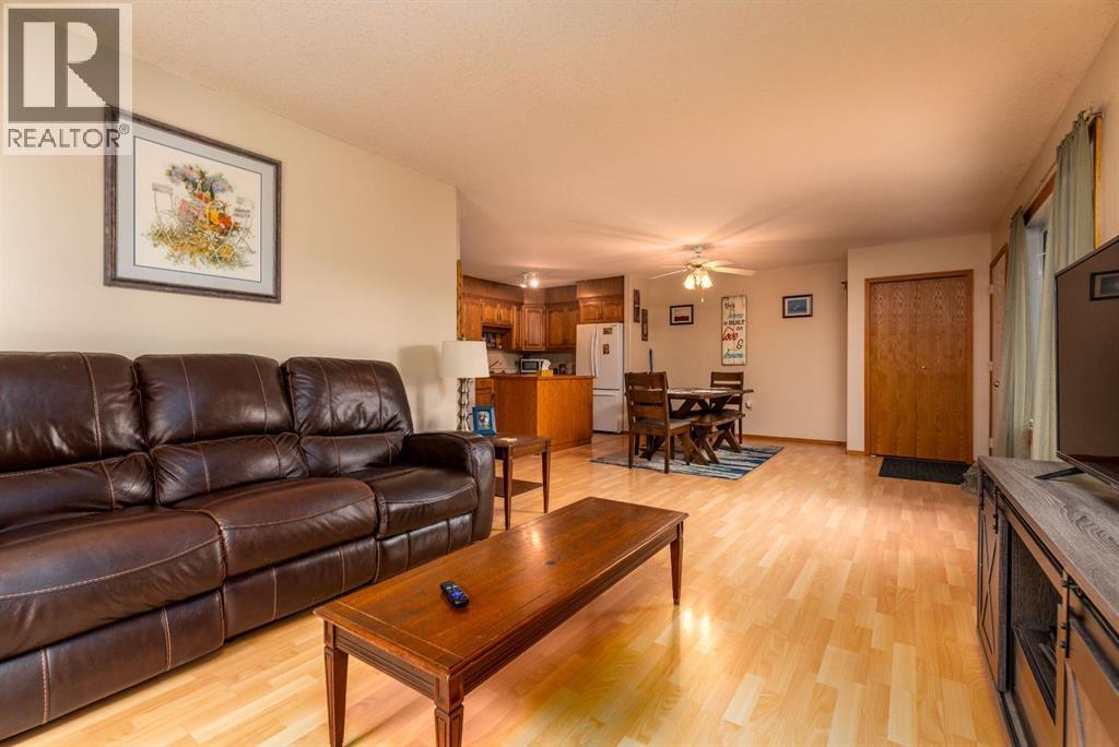 #4802 46 Street - 16