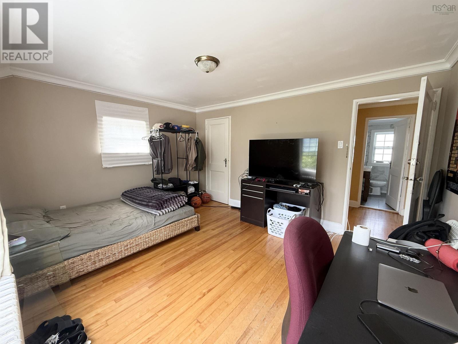 974 McLean Street - 22