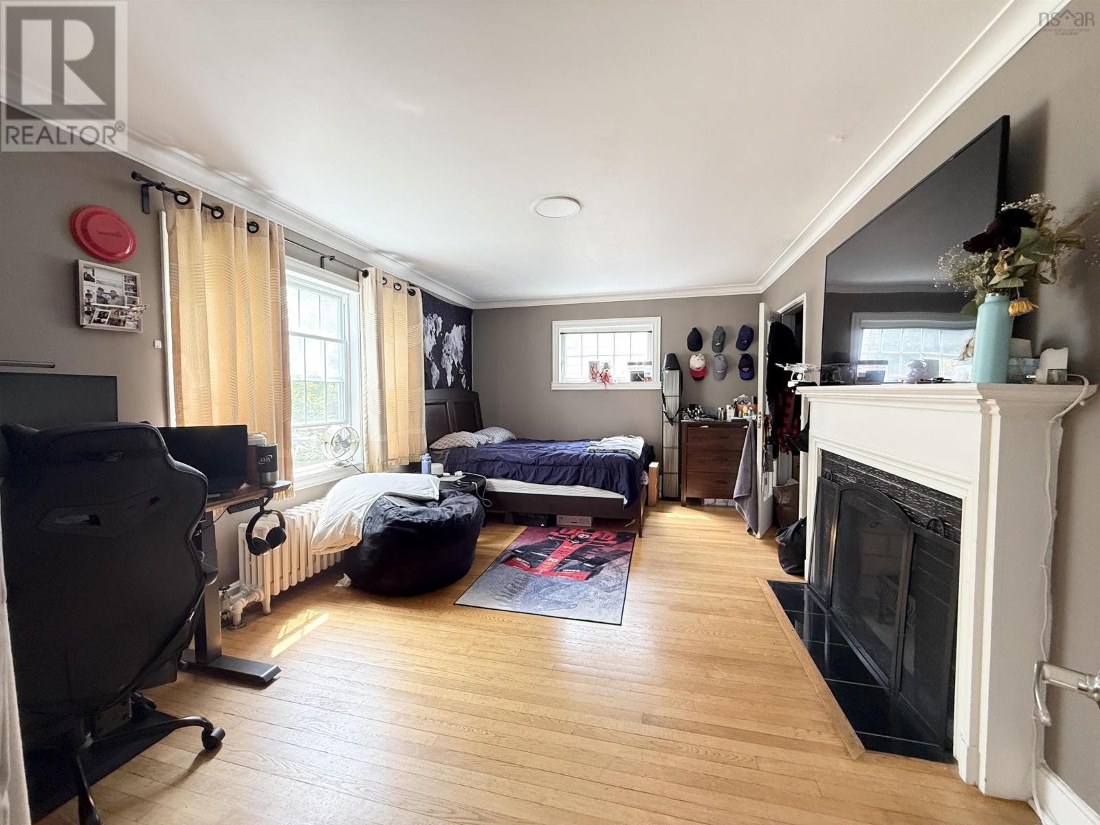 974 McLean Street - 23