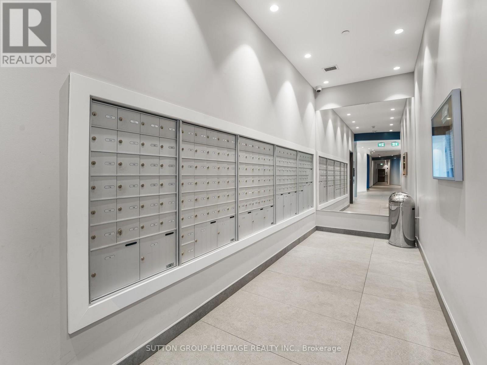 #702 1401 O'CONNOR DRIVE - 32