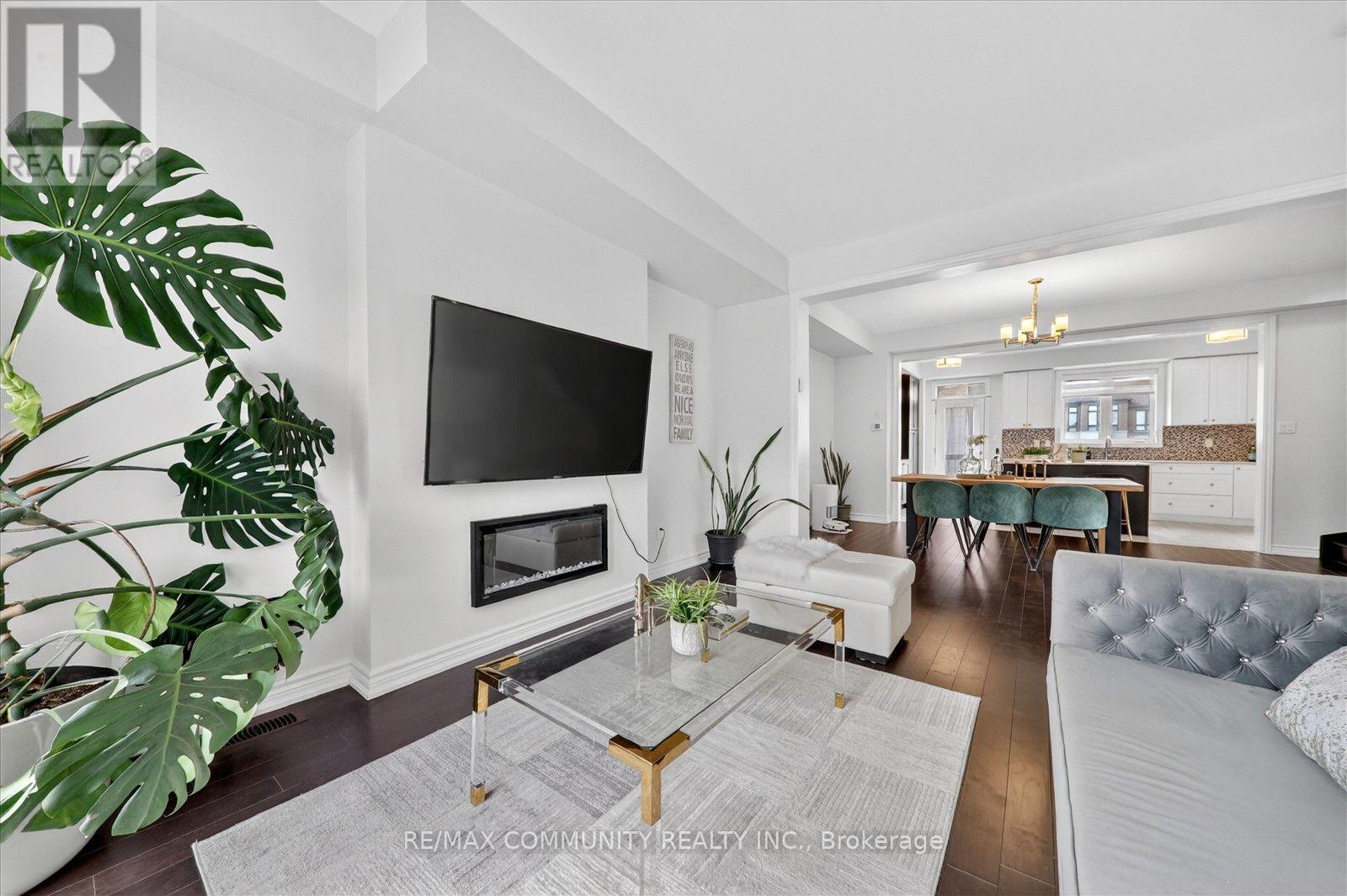 45 DOUET LANE - 15