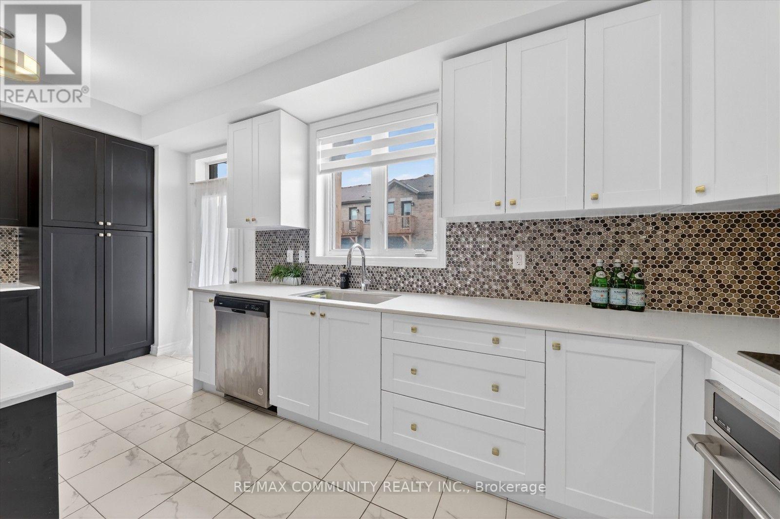 45 DOUET LANE - 20