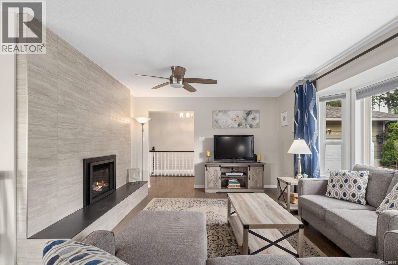2267 Regina Dr - 23