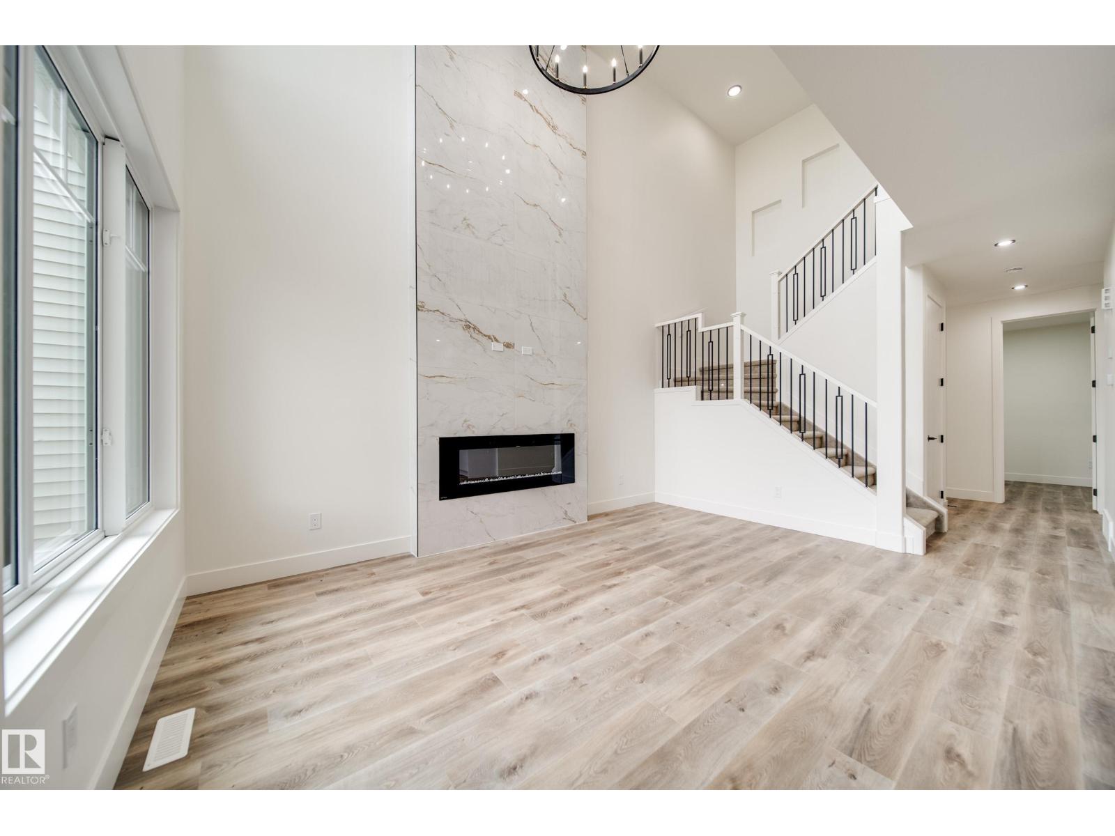 8740 183 AV NW - 17