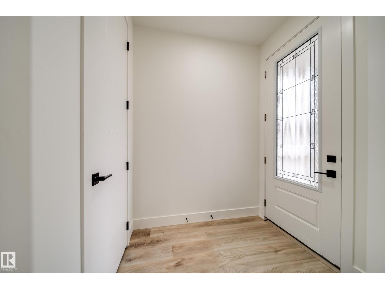 8740 183 AV NW - 2