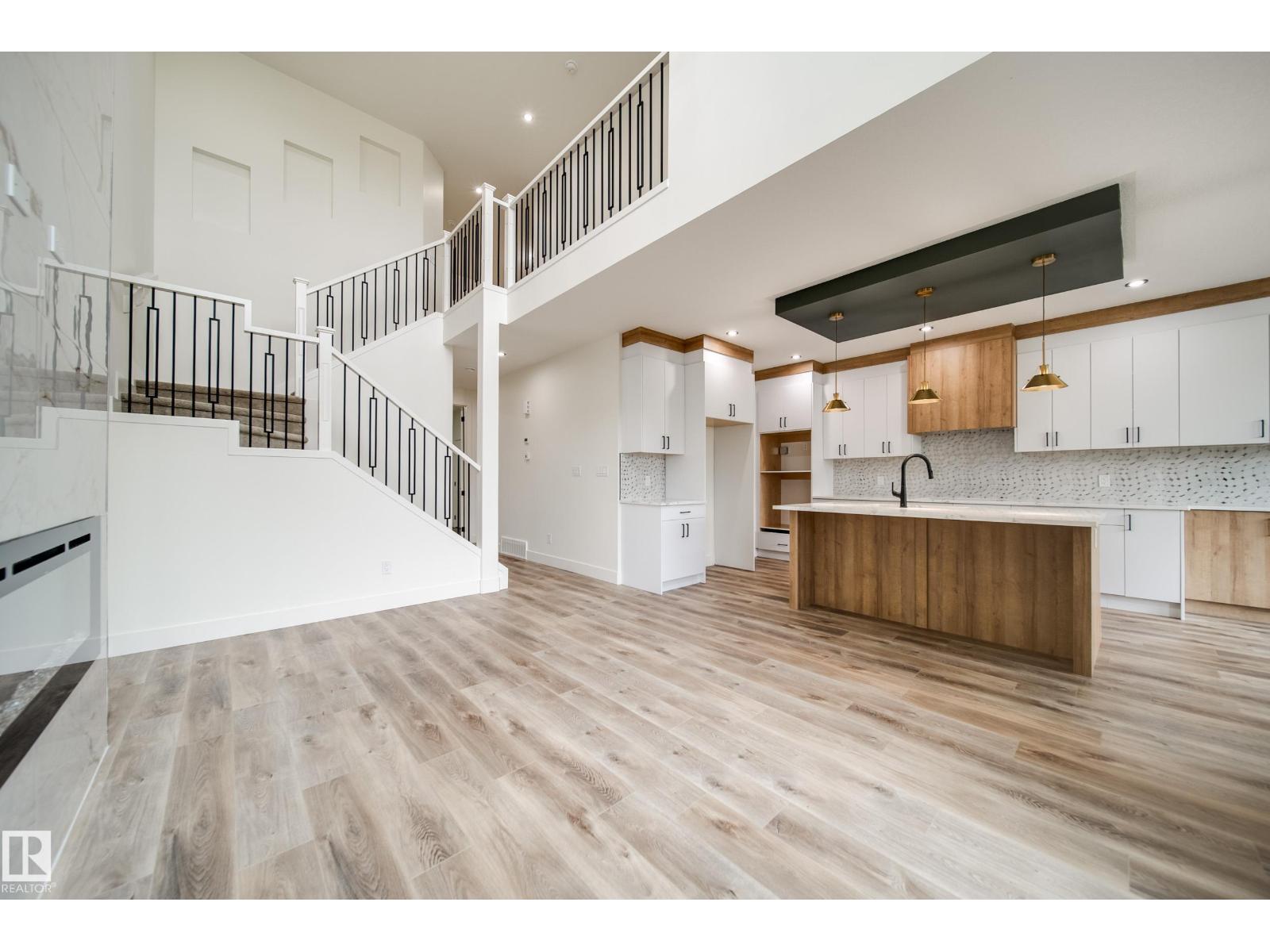 8740 183 AV NW - 20