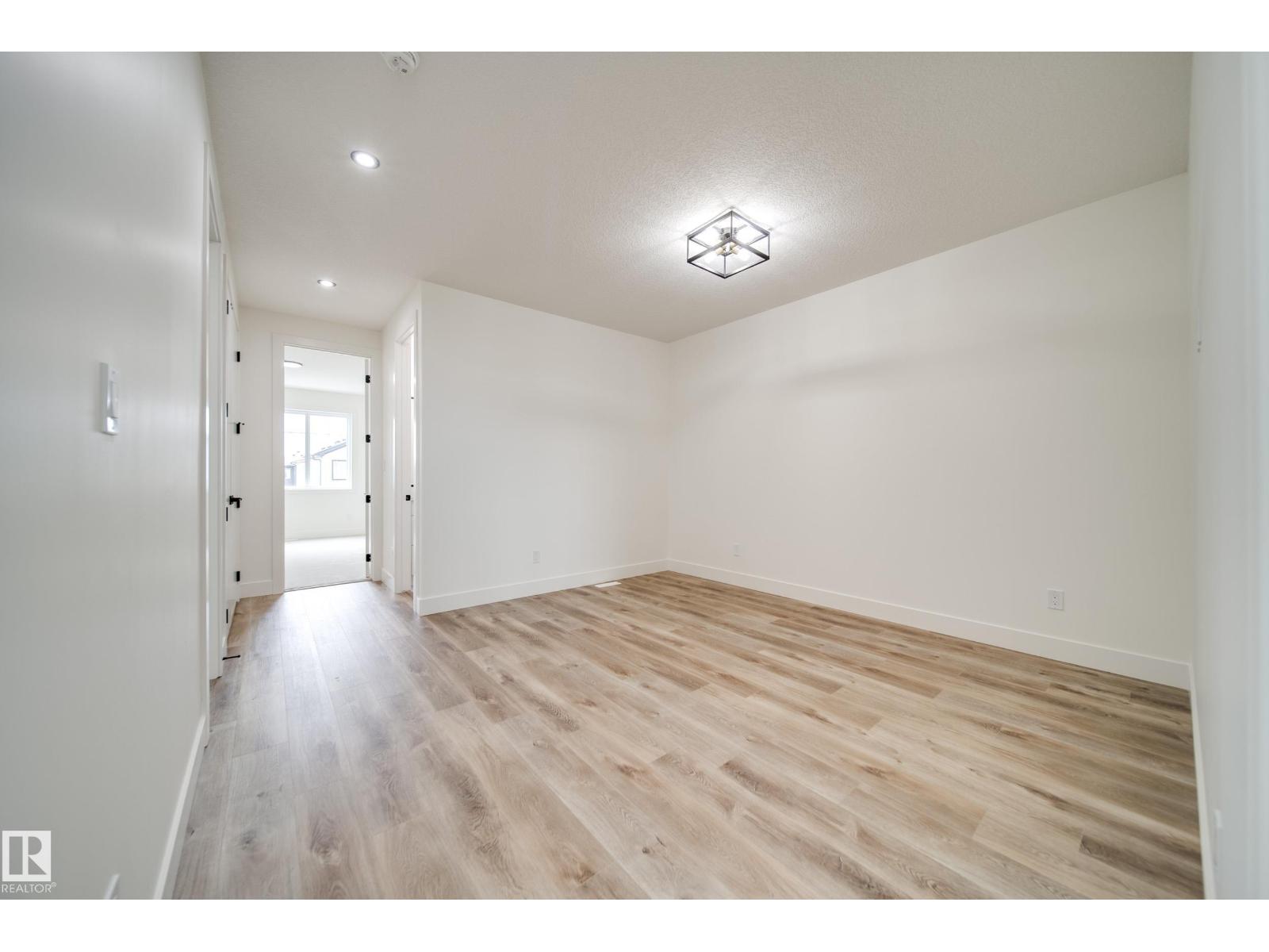 8740 183 AV NW - 21