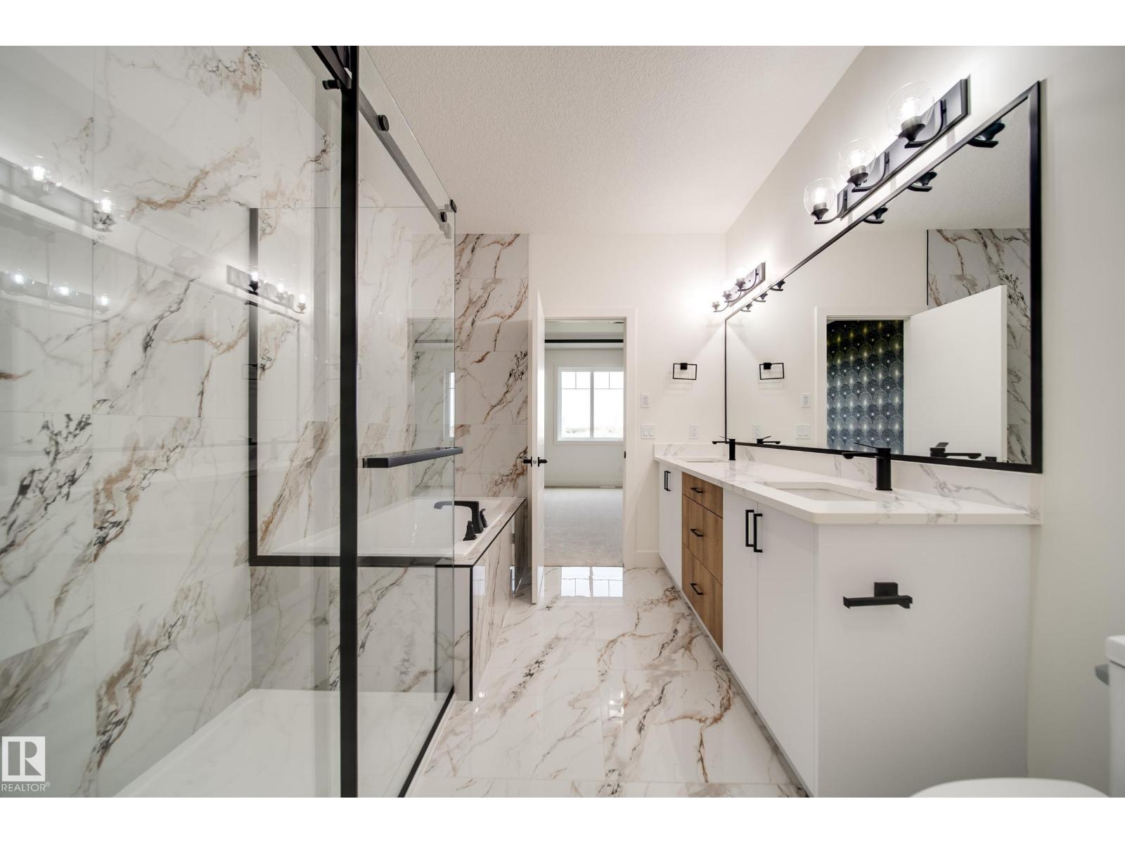 8740 183 AV NW - 26