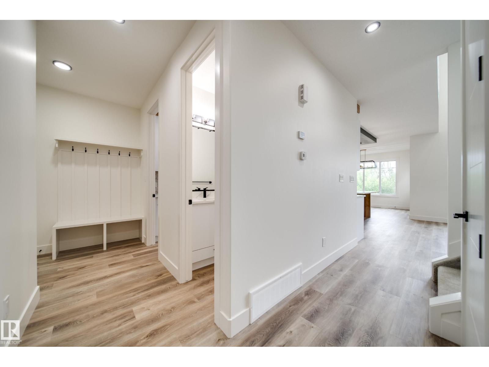 8740 183 AV NW - 3