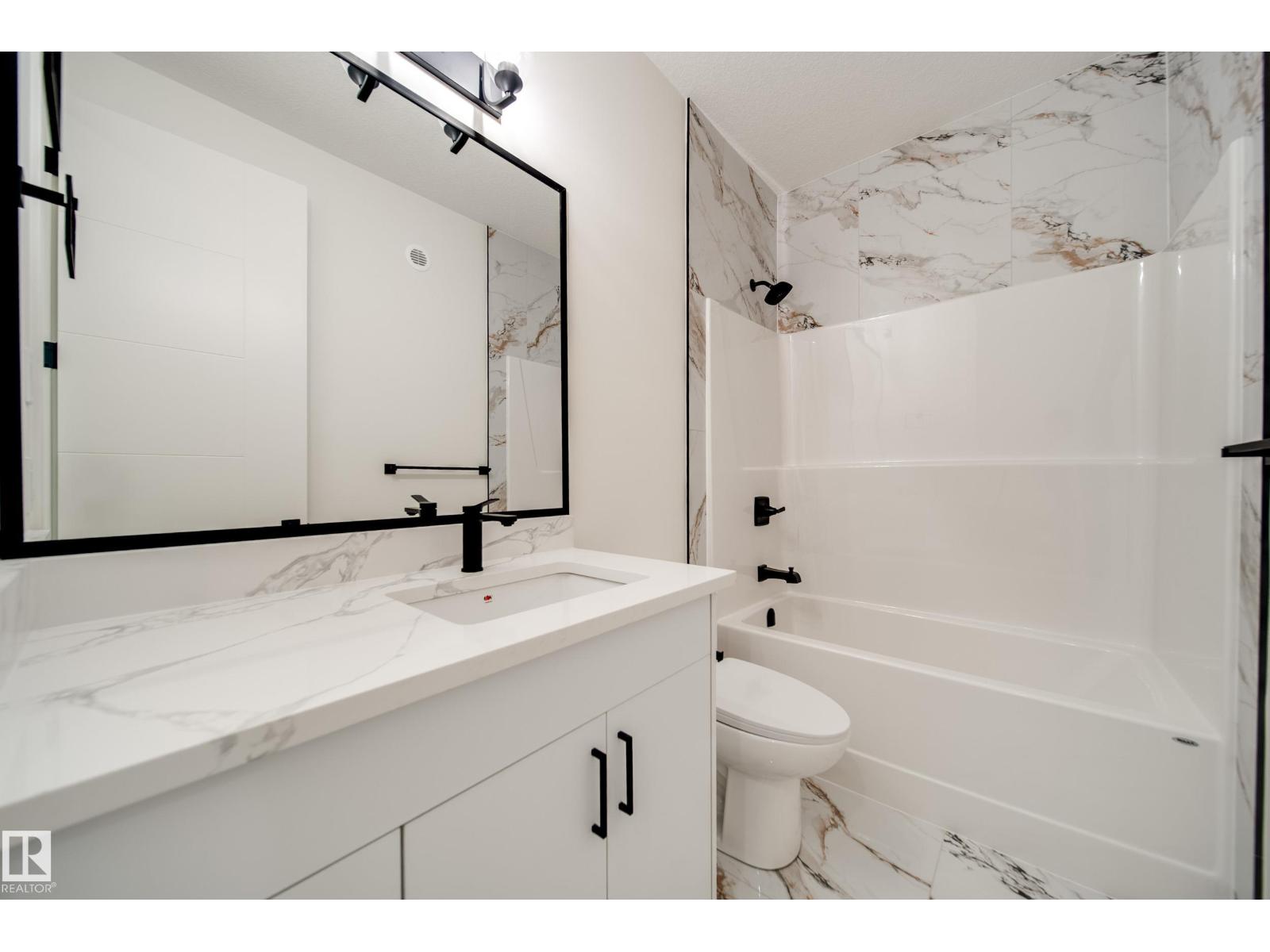 8740 183 AV NW - 32