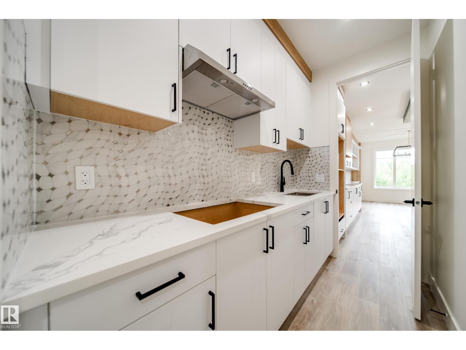 8740 183 AV NW - 8