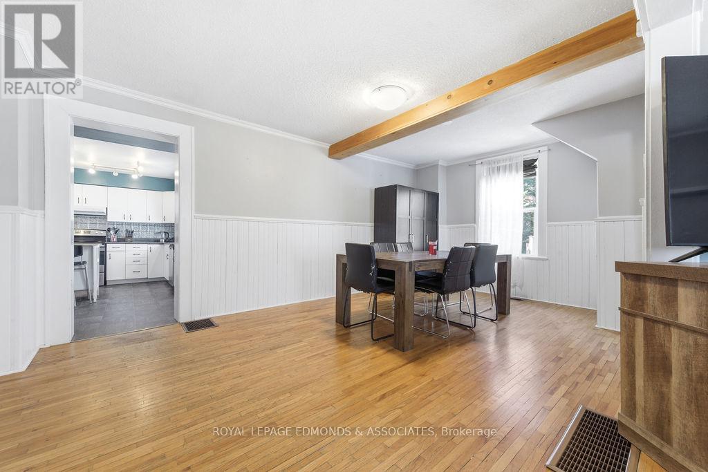 430 MARY STREET - 15