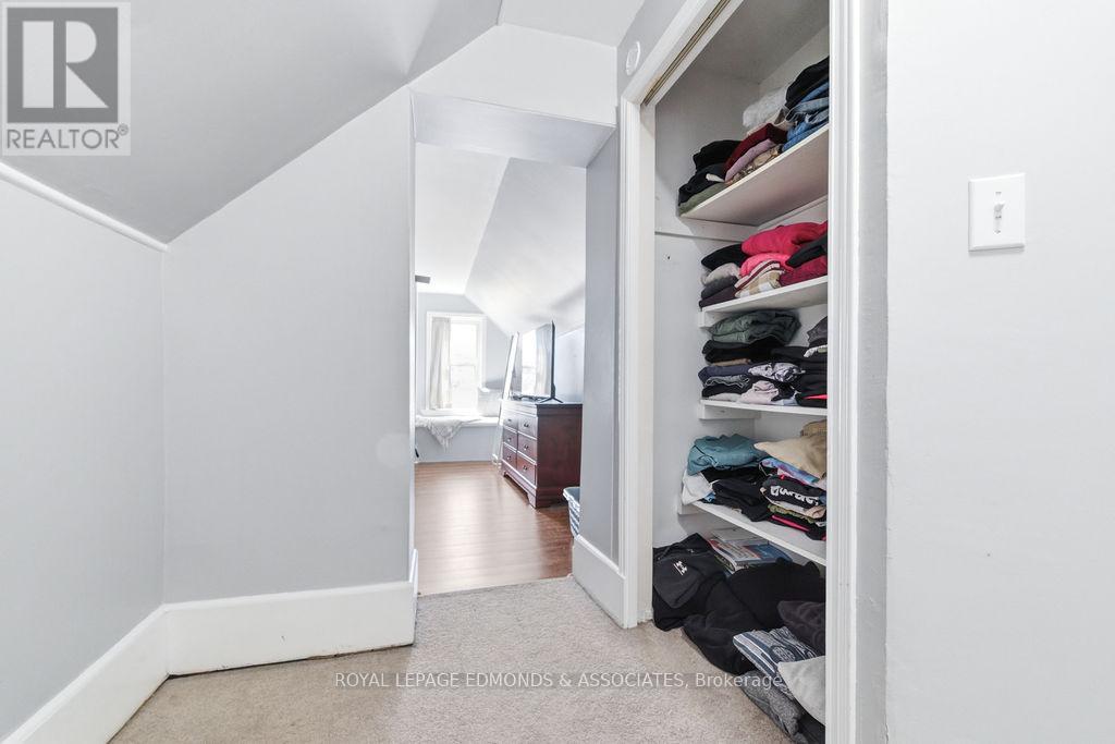 430 MARY STREET - 24