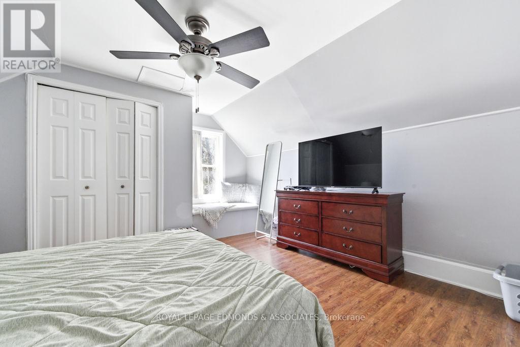 430 MARY STREET - 27
