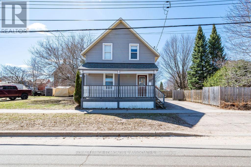 430 MARY STREET - 3