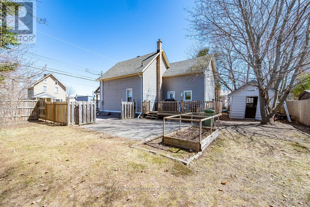 430 MARY STREET - 5