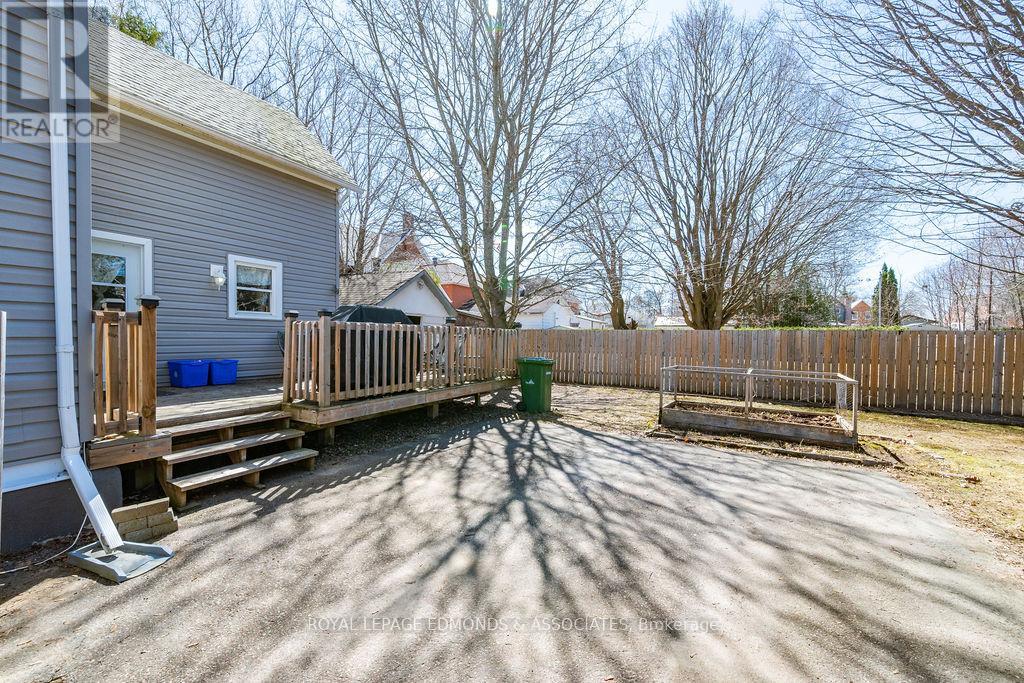 430 MARY STREET - 6