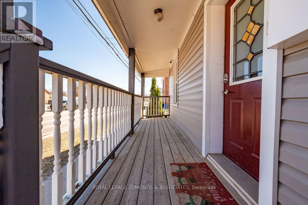 430 MARY STREET - 8