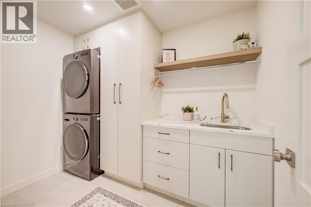 441 EAST Avenue - Image 35