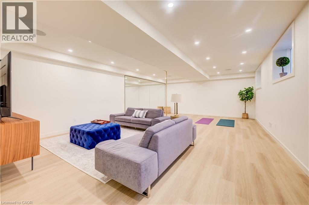441 EAST Avenue - Image 41