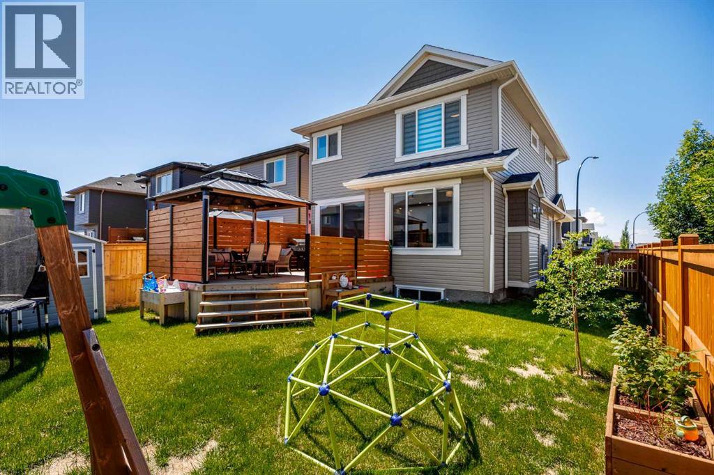 225 Buckskin Way, Cochrane