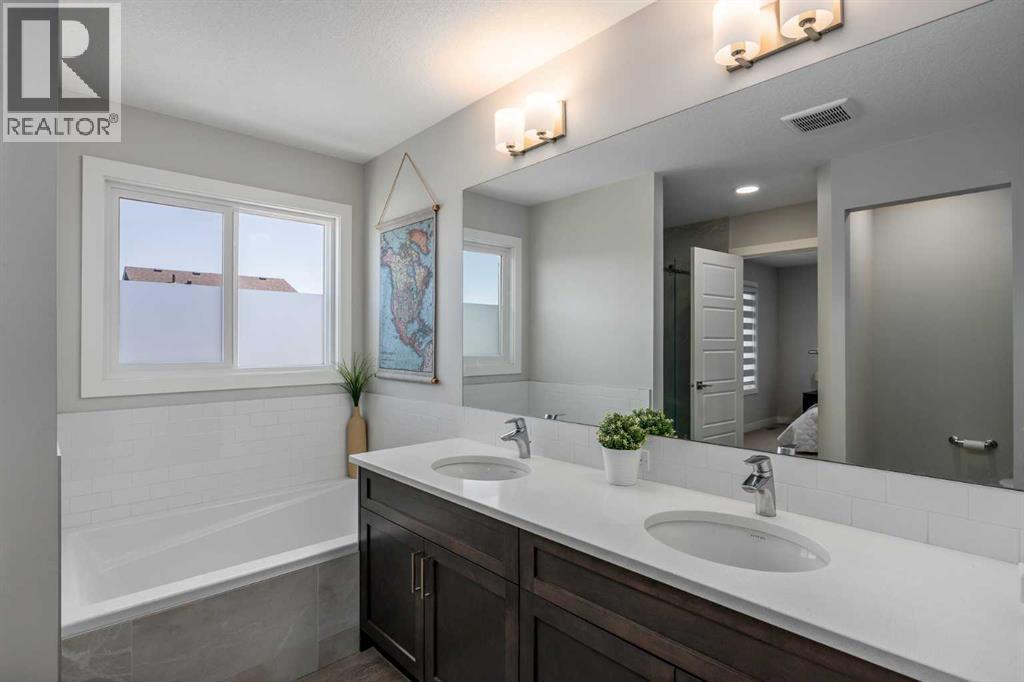 225 Buckskin Way, Cochrane