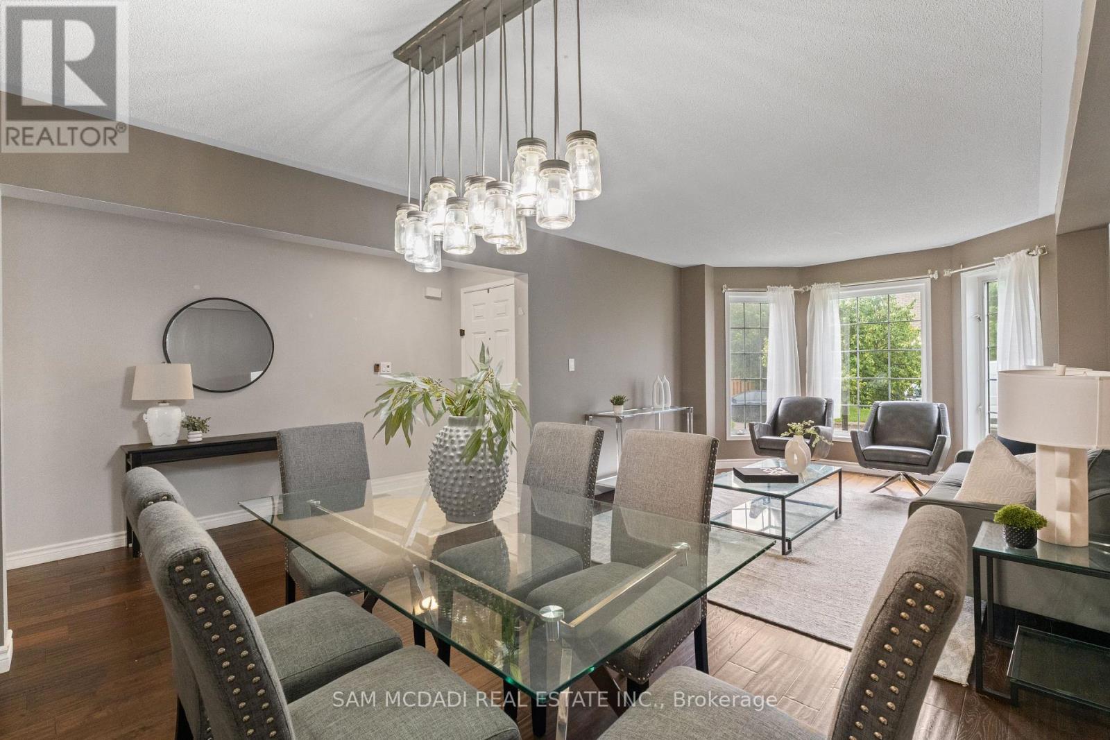 1190 FOX CRESCENT - 4