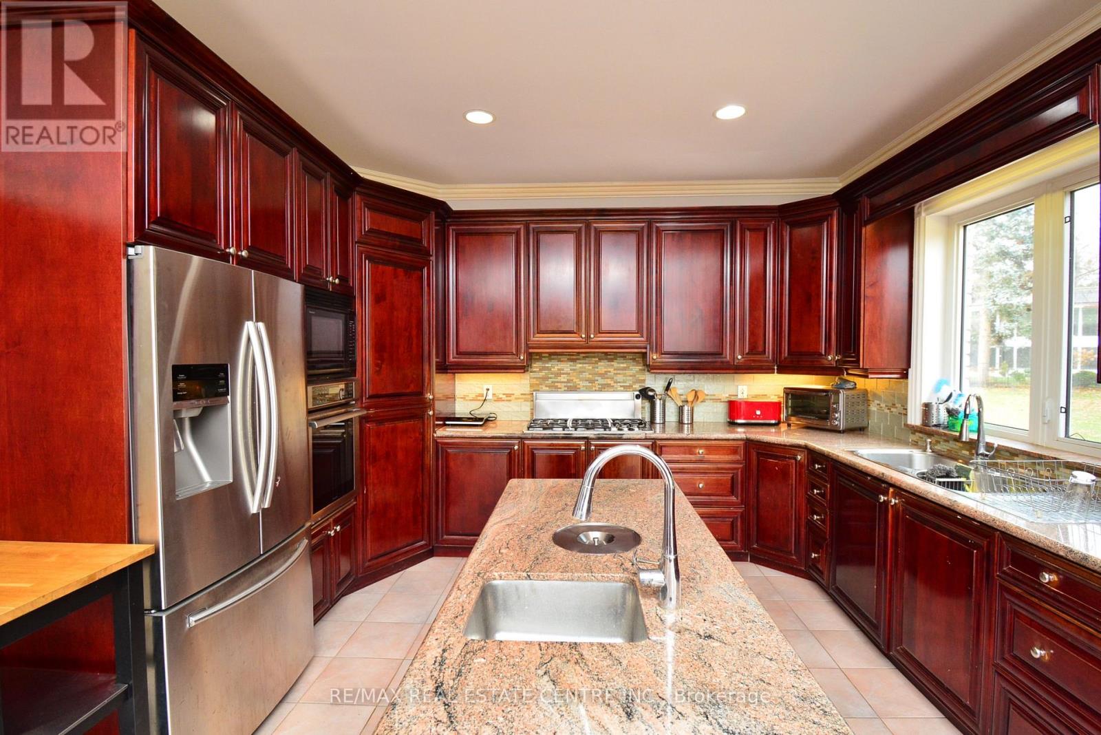 20 CRESCENT HILL DRIVE N - 13