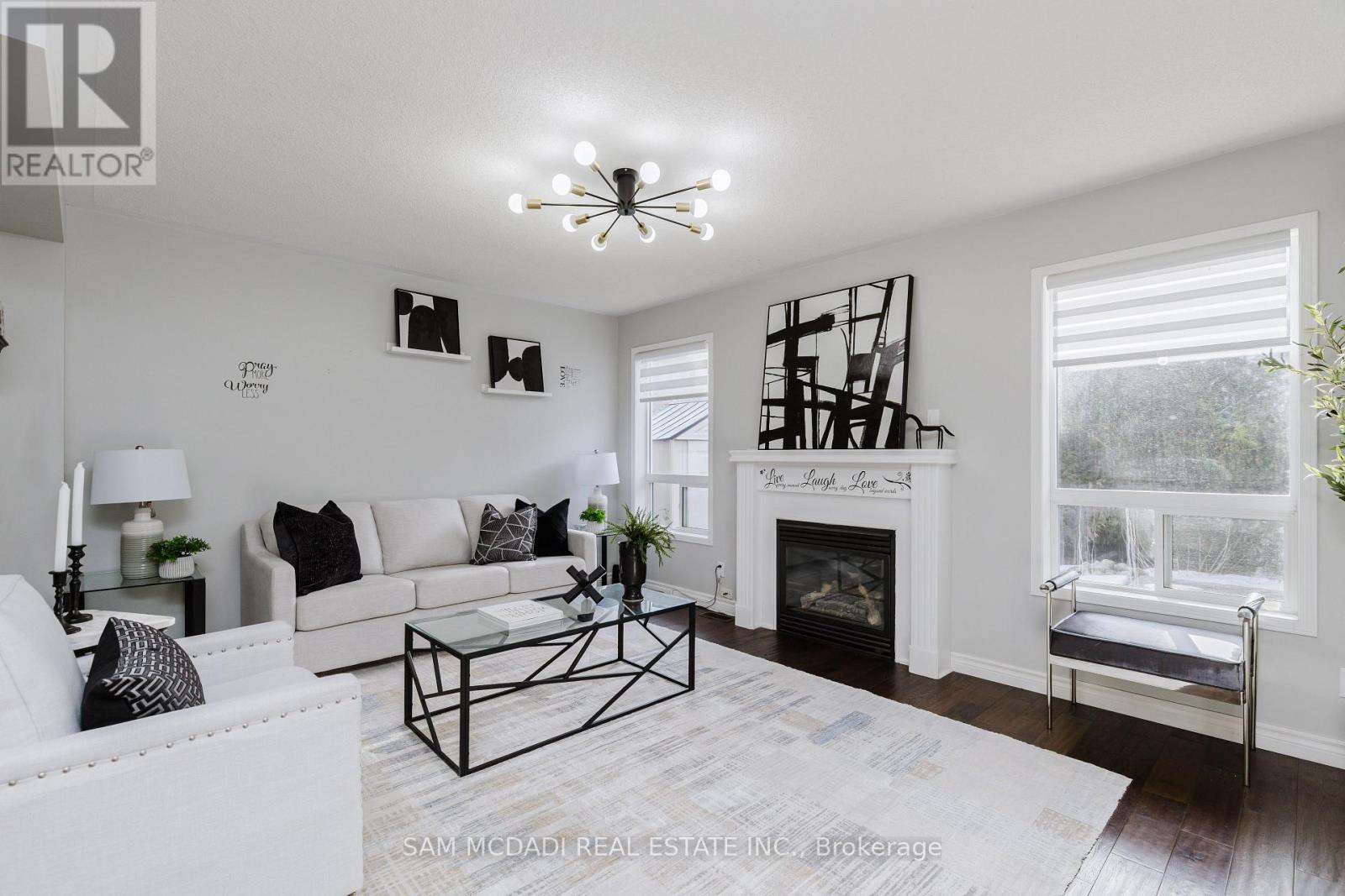 1190 FOX CRESCENT - 6